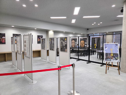 京の伝統芸能とその衣装・用具の製作を支える人々パネル展（京都精華大学）